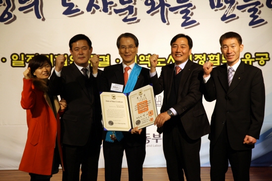 금탑 이미지
