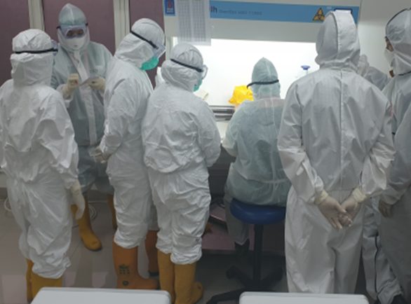 SCL 전문 교육팀은 인도네시아 끄마요란병원에 파견돼 코로나19 검사를 포함한 분자진단 기술을 전수했다.
