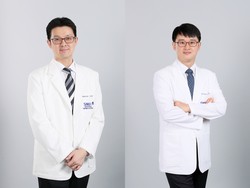 사진 왼쪽부터 이상윤 교수, 김동현 교수