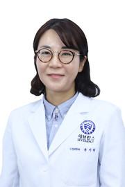 윤지현 교수