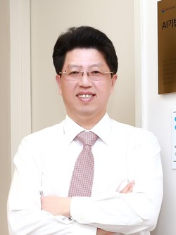 김기웅 교수