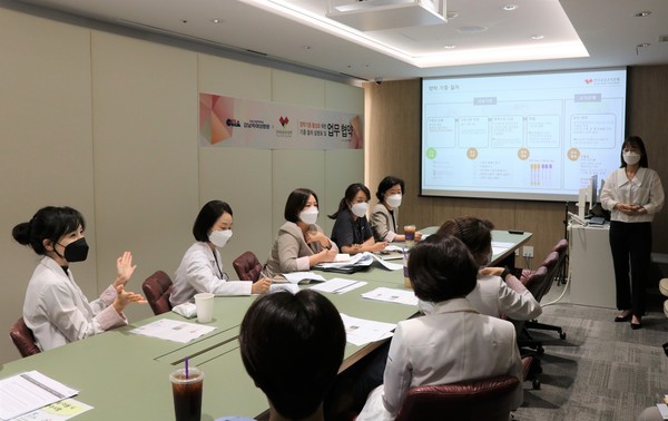 한국공공조직은행은 8월 24일 강남차여성병원에서 담당 의료진을 대상으로 ‘양막 기증 활성화 설명회’를 가졌다.