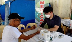 씨젠의료재단이 함께 참여한 필리핀 카비테주 의료봉사 현장 모습