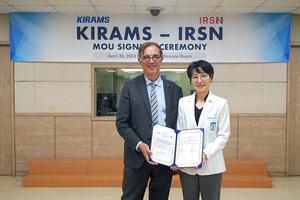 이진경 한국원자력의학원장(사진 오른쪽)과 장 크리스토프 니엘 IRSN 소장