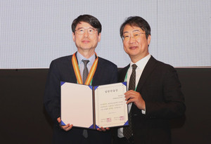영남대병원 원규장 교수(사진 왼쪽)