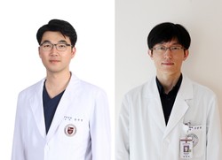 사진 왼쪽부터 장우영 교수, 안경식 교수