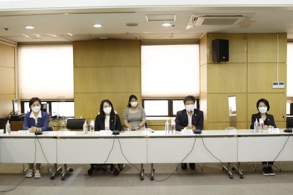 사진 왼쪽부터 이수진, 최혜영, 서영석, 홍정민 의원