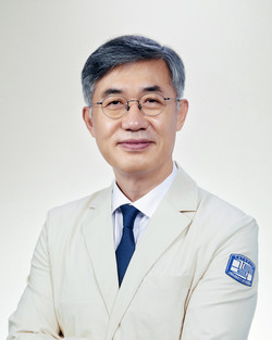 이화성 가톨릭대학교 의무부총장 겸 가톨릭중앙의료원 의료원장