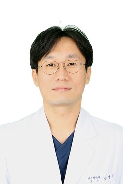 김남훈 교수