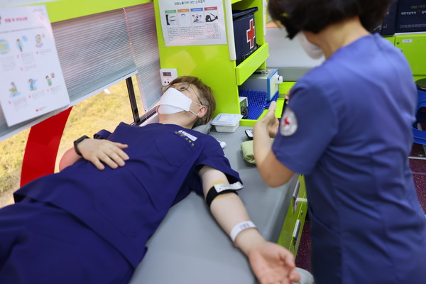 전북대학교병원은 최근 부족한 혈액 수급에 도움을 위한 '사랑의 헌혈 운동'을 실시했다.