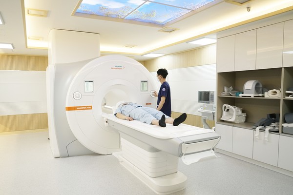 조선대병원이 추가 도입한 최신 MRI 장비 ‘MAGNETOM Vida 3T’