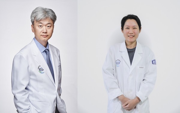 왼쪽부터 김석중 의정부성모병원 정형외과 교수, 김선애 임상의학연구소 연구원(박사)