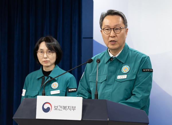 박민수 중대본 제1총괄조정관이 3월 18일 정부서울청사에서 브리핑을 진행하고 있다.